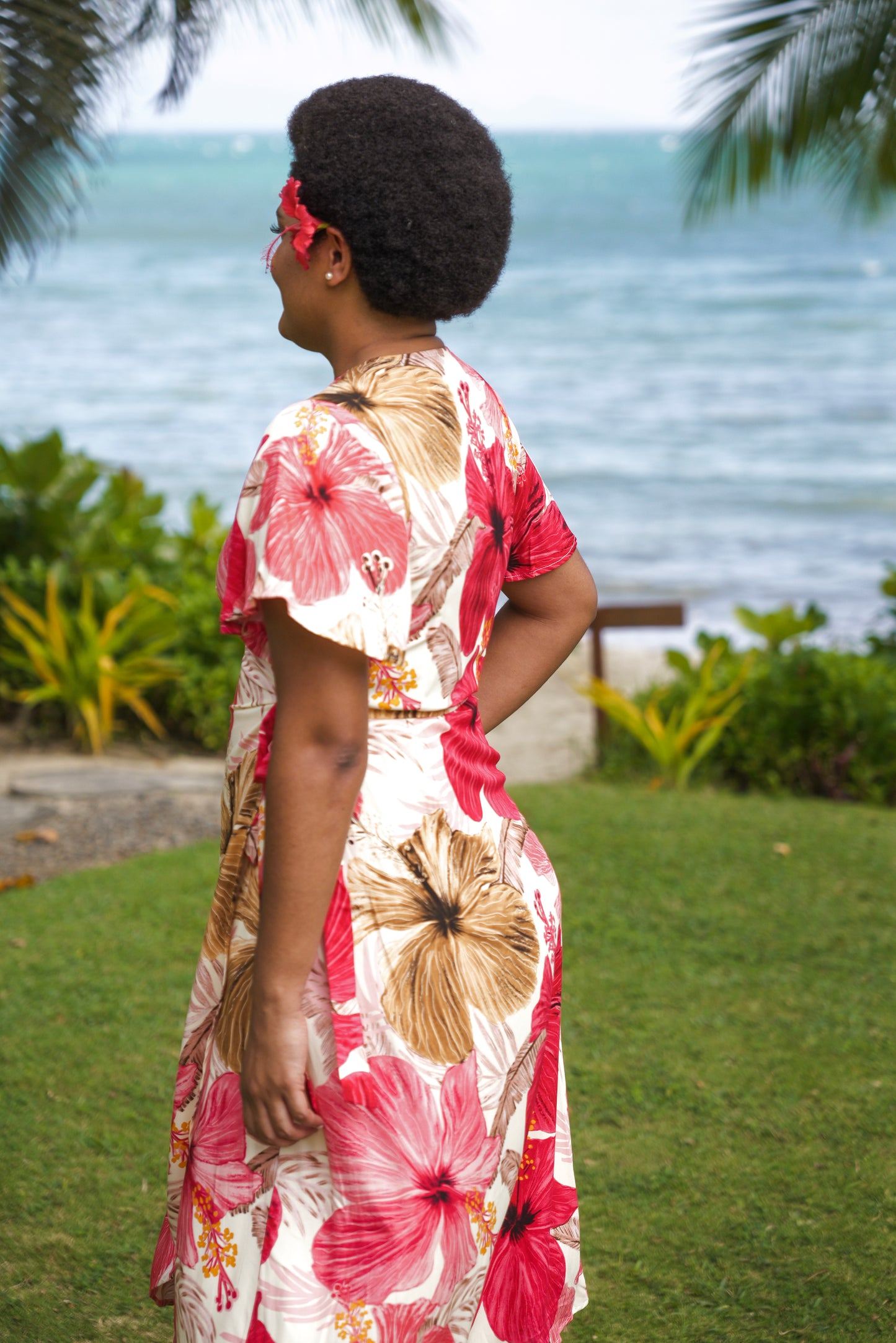 Lela Wrap Dress with pockets - Beige Hibiscus Print.